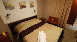 Гостиница Парк Отель Золотая Долина Коробицыно Двухместный номер "Комфорт" с 2 отдельными кроватями-1